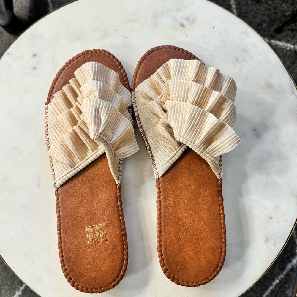Shein Ruffle Trim Slide sandals. Color Apricot (cream). US Size 9 1/2-10